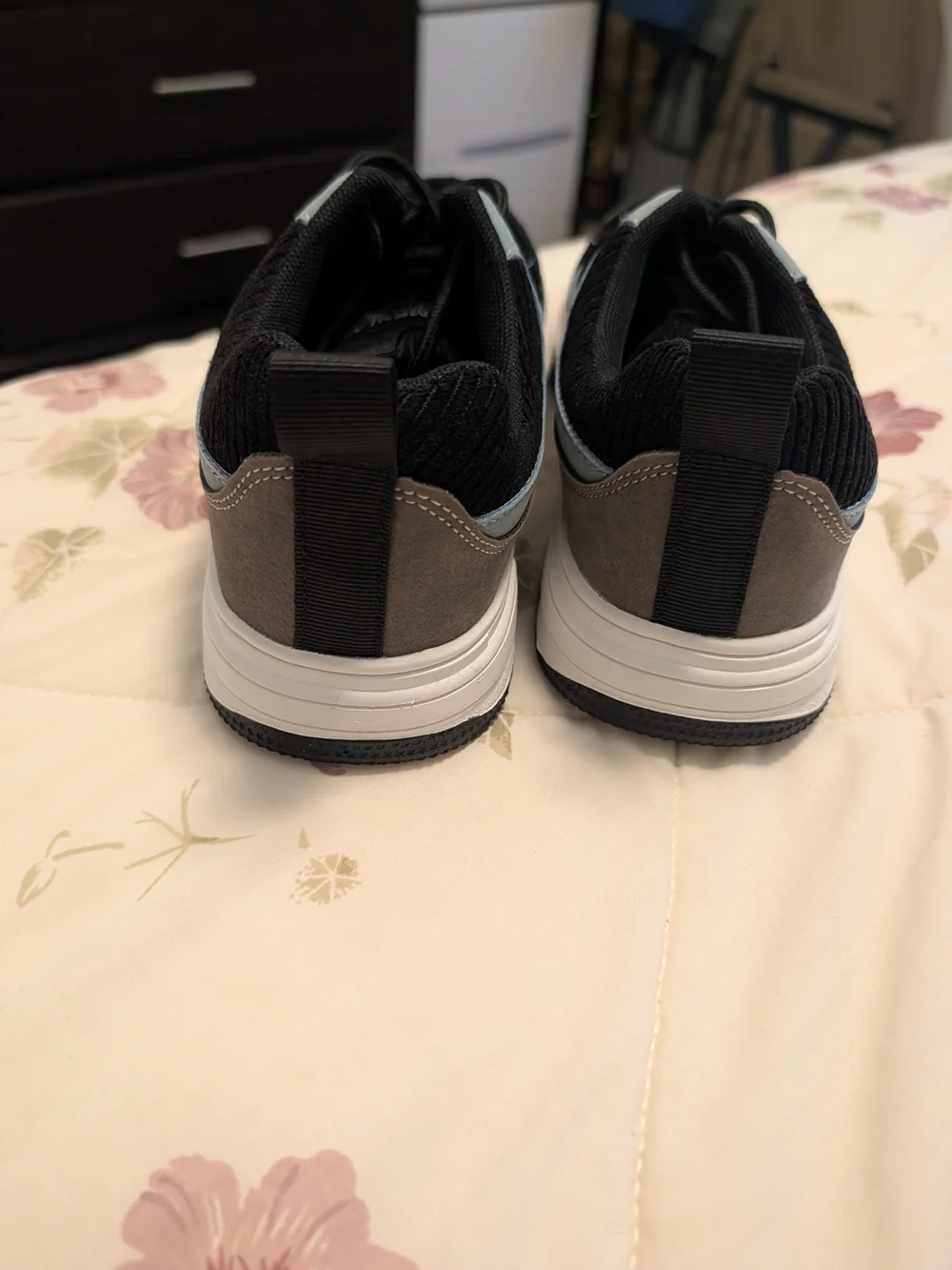 Men's Casual Black and Gray Lace-Up Sneakers